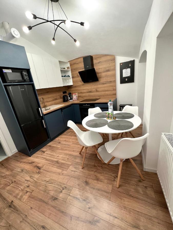 Apartment R&L Lazovna Apt 1 - Old Town And Parking Banská Bystrica Exterior photo